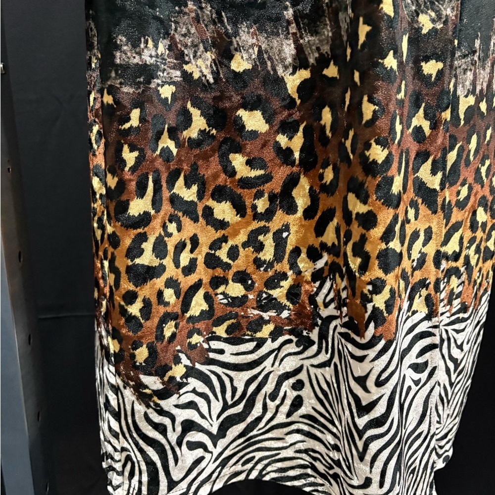 Lily Black and Animal Print Velvet Cardigan - Picture 3 of 5